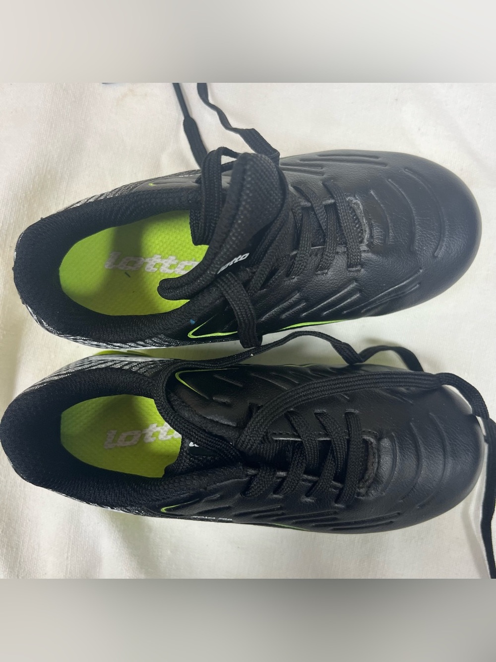 Lotto Roma 700 Black Soccer Cleats with Neon Green Insole